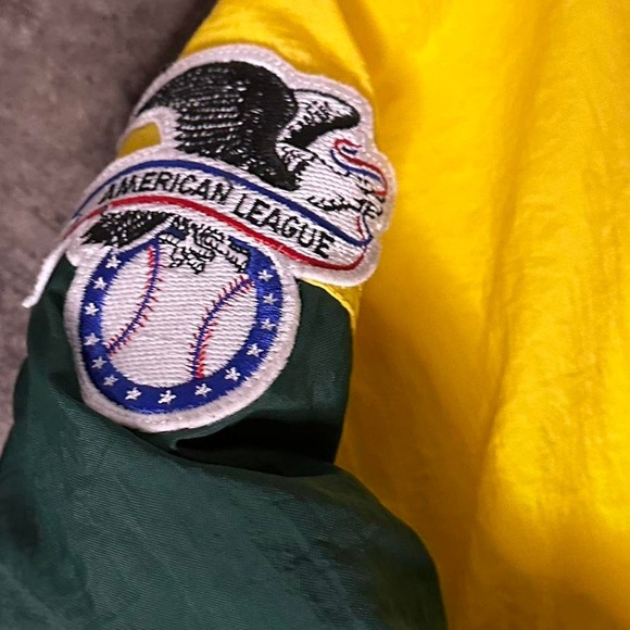 ATHLETIC VINTAGE 80/90's APEX ONE OAKLAND ATHLETICS MLB PADDED JACKET - Picture 6 of 8